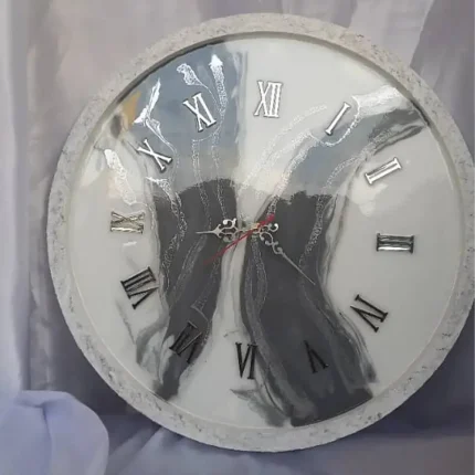 ساعت طرح سفید طوسی 2